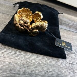 NWT House of Harlow 1960 Shell Cuff Stretch Bracelet Gold Tone